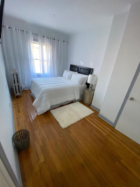 Townhouse in Brooklyn · 1 bedroom · 2 beds · 2 shared baths Private room in townhouse vacation rental 44376319