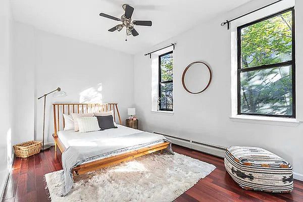 Wake up in this bright apartment located one block from the subway that bring yo New York, NY Rental unit in Brooklyn · 1 bedroom · 1 bed · 1 bath Private room in rental unit vacation rental 904492002861613165