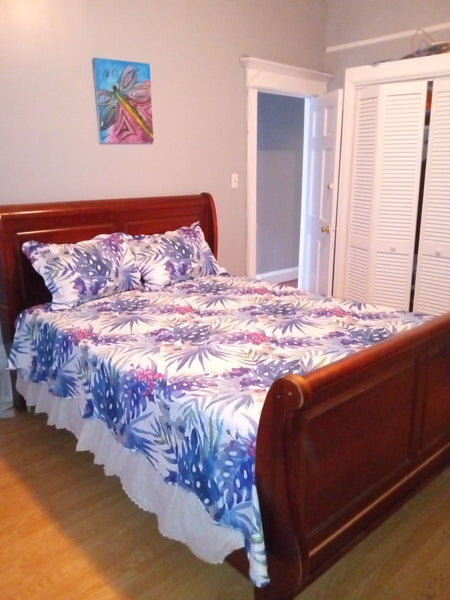 Forget your worries in this spacious and serene.       very quiet  and peaceful  Home in Brooklyn · ★4.71 · 1 bedroom · 1 bed · 1 shared bath Private room in home vacation rental 914586792188310869
