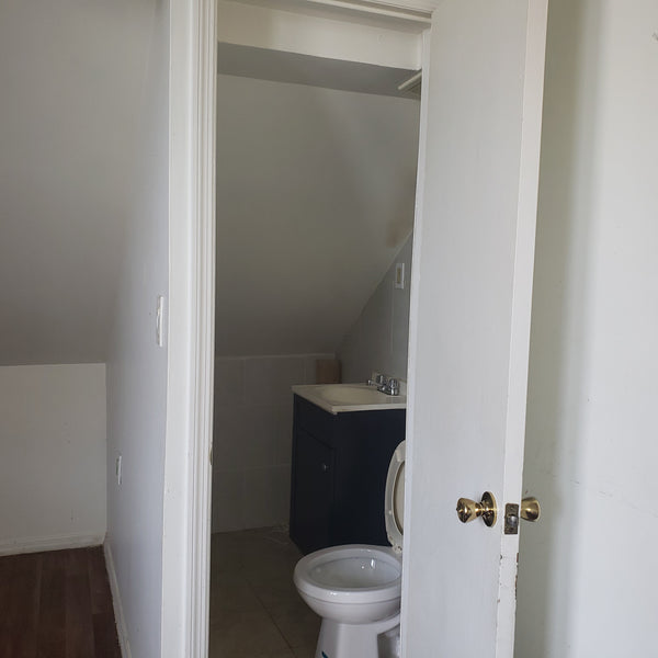 SHEEPSHEAD BAY<br />7 1/2 rooms on beautiful tree lined block<br /><br />RENOVAT  Rental unit in Brooklyn · 5 bedrooms · 1 bed · 1.5 baths Entire rental unit vacation rental 46331952