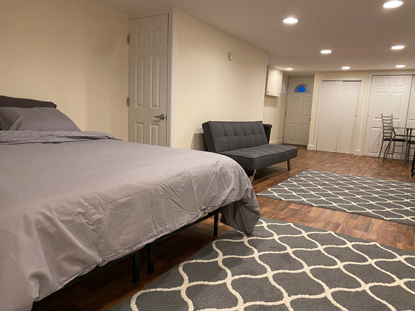 Private guest studio suite located in the basement of the house, with a full bat New York, NY Rental unit in Queens · ★4.65 · 1 bedroom · 2 beds · 1 bath Entire rental unit vacation rental 50487150