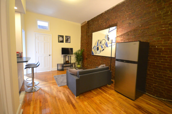 Charming, and stylish 3 bedroom 1 bathroom apartment in a great location! The ap  Rental unit in New York · ★3.80 · 3 bedrooms · 3 beds · 1 bath Entire rental unit vacation rental 40057138
