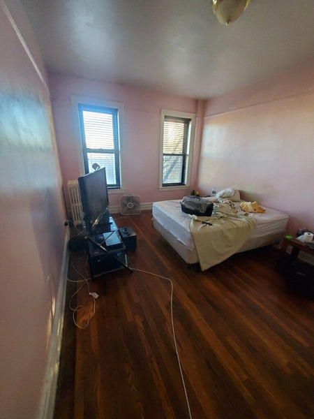 Real spacious good heat and private room  Rental unit in Brooklyn · 1 bedroom · 1 bath Entire rental unit vacation rental 46834761