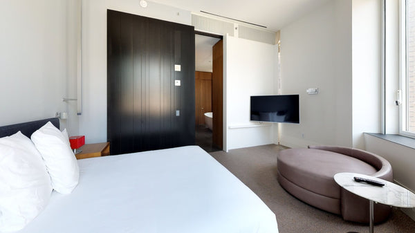 <b>Andaz 5th Avenue collects a $46 per night resort fee at check-in.</b> This is Oakland, CA Hotel in New York · 1 bedroom · 1 bed · 1 private bath Room in hotel vacation rental 904526826900900603