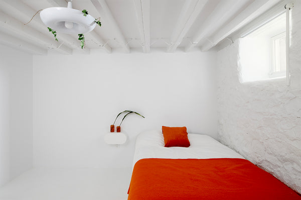 This bedroom available on the garden floor has three windows with 1 private bath New York, NY Rental unit in Brooklyn · 1 bedroom · 1 bed · 1.5 baths Entire rental unit vacation rental 739834417351177521