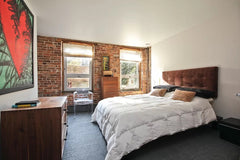 Bright modern 1-bedroom apartment, full bath, fully-equipped open kitchen and li New York, NY Townhouse in Brooklyn · 2 bedrooms · 1 bed · 1 bath Entire townhouse vacation rental 44866024