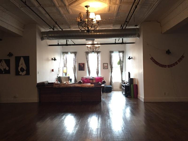Cozy room in an amazing, classic Brooklyn loft space.  Easy roof access with vie New York, NY Rental unit in Brooklyn · 1 bedroom · 1 bed · 2 baths Private room in rental unit vacation rental 11826892