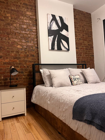 A creative space with a Warm vibe, perfectly situated near the L Train! This apa New York, NY Rental unit in Brooklyn · ★New · 1 bedroom · 1 bed · 1 bath Entire rental unit vacation rental 1068219915878365503