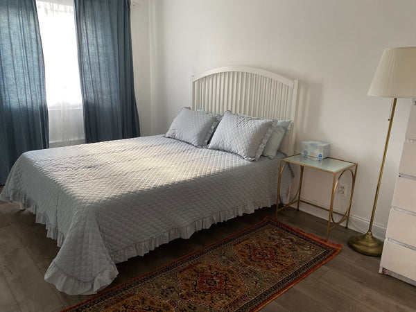 Our house is located diagonally opposite the football field. Most of the surroun New York, United States Rental unit in Queens · ★4.82 · 3 bedrooms · 4 beds · 2 baths Private room in rental unit vacation rental 593707497430332483