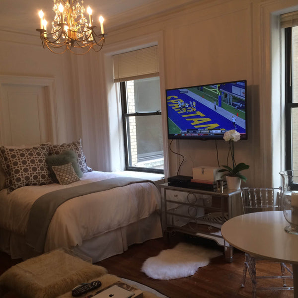 My beautiful and comfortable studio apartment is a classic New York experience.  New York, NY Rental unit in New York · Studio · 1 bed · 1 bath Entire rental unit vacation rental 6026546