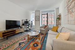 Welcome to turn-key living in Manhattan with this extra-large studio apartment b San Francisco, CA Serviced apartment in New York · Studio · 1 bed · 1 bath Entire serviced apartment vacation rental 649207925115972536