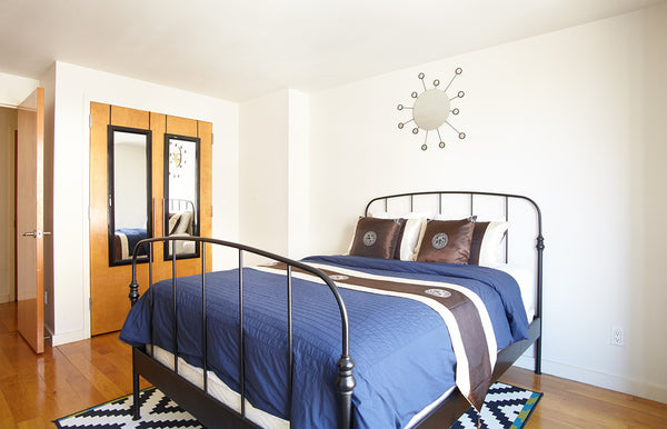 Elegant 2 bedroom, with high ceilings, large windows, gorgeous views.  Modern ki New York, NY Rental unit in New York · ★4.50 · 2 bedrooms · 2 beds · 1 bath Entire rental unit vacation rental 8054277