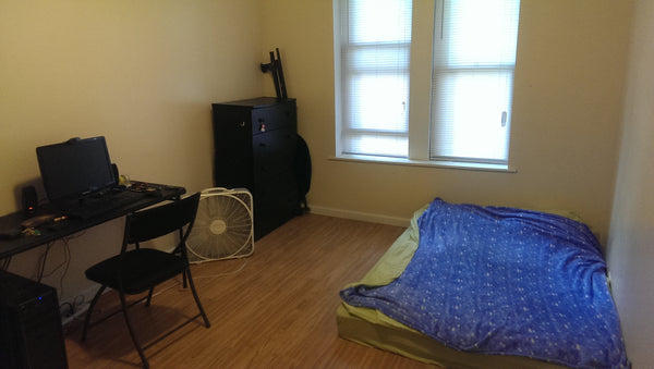 Offering summer sublet June 15 - August 25th. Very spacious room in a 2 br in In New York, NY Rental unit in New York · 1 bedroom · 1 bed · 1 bath Private room in rental unit vacation rental 6794912