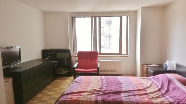 Spacious 1BR/1 bath, +kitchen on Upper East Side. Roof deck!<br />Subway (456):  New York, NY Rental unit in New York · 1 bedroom · 1 bed · 1 bath Entire rental unit vacation rental 5236234