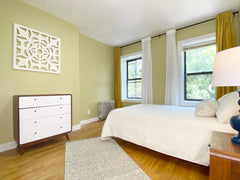 - Furnished room, closet, tons of natural light, dishwasher, washer/dryer in uni New York, NY Serviced apartment in Brooklyn · 1 bedroom · 1 bed · 1 shared bath Private room in serviced apartment vacation rental 53024119