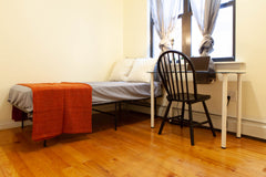 This cozy bedroom is a great place to relax after long day of exploring New York United States Townhouse in Queens · ★4.71 · 1 bedroom · 1 bed · 2 shared baths Private room in townhouse vacation rental 26898028
