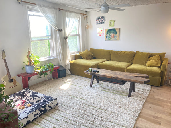 Please read entire ad.<br /><br />Sunny, private duplex in the center of Red Hoo New York, NY Rental unit in Brooklyn · ★4.81 · 1 bedroom · 1 bed · 1 bath Entire rental unit vacation rental 18266415