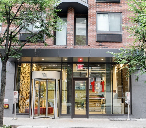 Clean, modern studio with queen size bed, TV / cable, full kitchen, bathroom and New York, NY Rental unit in New York · Studio · 1 bed · 1 bath Entire rental unit vacation rental 7928917