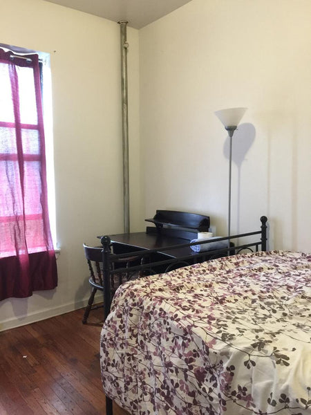 Large room with built in closet  in 6Br APT<br />share the APT with long term st  Rental unit in New York · 1 bedroom · 1 bed · 1 shared bath Private room in rental unit vacation rental 40537018