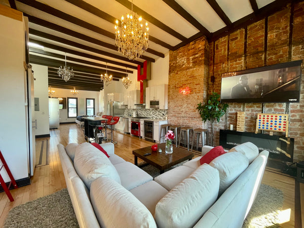 Welcome to the Platinum Penthouse!<br /><br />This loft is unlike anything you h  Home in Brooklyn · 1 bedroom · 10 beds · 1 bath Entire home vacation rental 940702861177012798