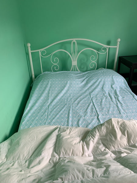 This is a cute, cosy one bedroom that has a desk and a huge closet. Perfect for  San Diego, CA Rental unit in New York · 1 bedroom · 1 bed · 1 shared bath Private room in rental unit vacation rental 38371078