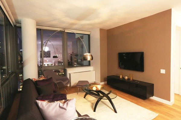 BOOK this lovely 2br apartment, few blocks away from times square  Rental unit in New York · 1 bedroom · 2 beds · 2 shared baths Shared room in rental unit vacation rental 5168854