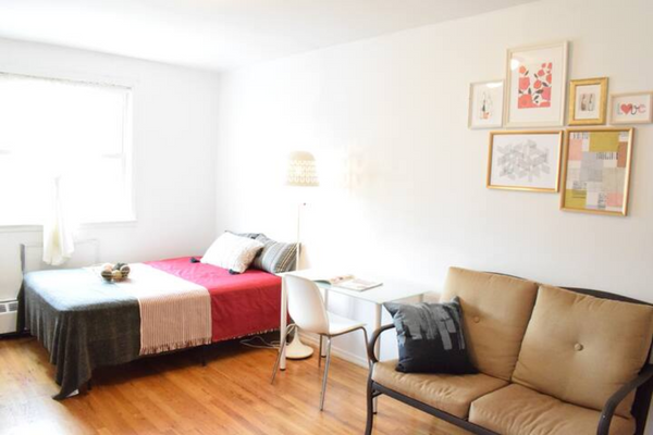 The apartment is located in Woodside, Queens.<br />It is accessible enough to Me United States Townhouse in Queens · 1 bedroom · 1 bed · 1 shared bath Private room in townhouse vacation rental 878779890734878165