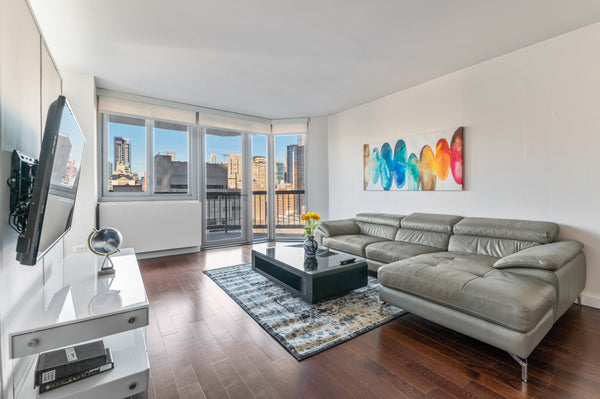 You'll have a great time at this comfortable place to stay.  Rental unit in New York · 3 bedrooms · 4 beds · 2 baths Entire rental unit vacation rental 857149923543625105