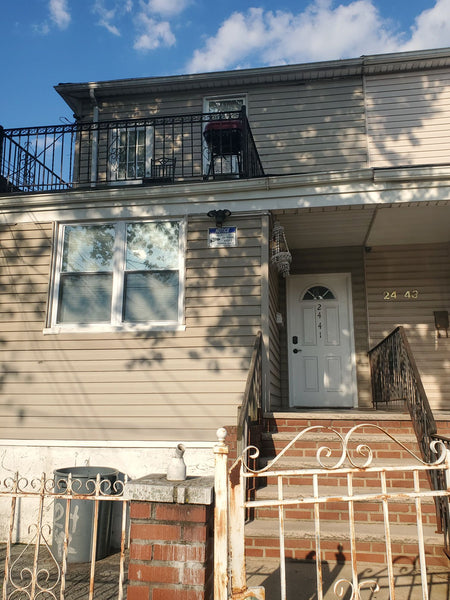 Relax at you self at this peaceful place to stay.  Home in Queens · ★4.50 · 1 bedroom · 1 bed · 1 bath Private room in home vacation rental 947751330348815891