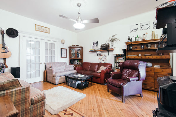 This is a huge, sunny room with queen bed in the back of an old brownstone apart New York, NY Rental unit in Brooklyn · ★4.76 · 1 bedroom · 1 bed · 2 baths Private room in rental unit vacation rental 4744276
