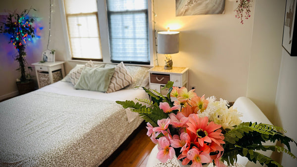 Relax in this quiet and stylish space. Exclusive area of very quiet Jews New York, NY Home in Queens · ★4.67 · 1 bedroom · 2 beds · 0 baths Private room in home vacation rental 40985923