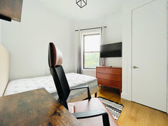 Furnished room in a recently gut renovated apartment in Bushwick, hard wood floo New York, NY Serviced apartment in Brooklyn · 1 bedroom · 1 bed · 2 shared baths Private room in serviced apartment vacation rental 52438125