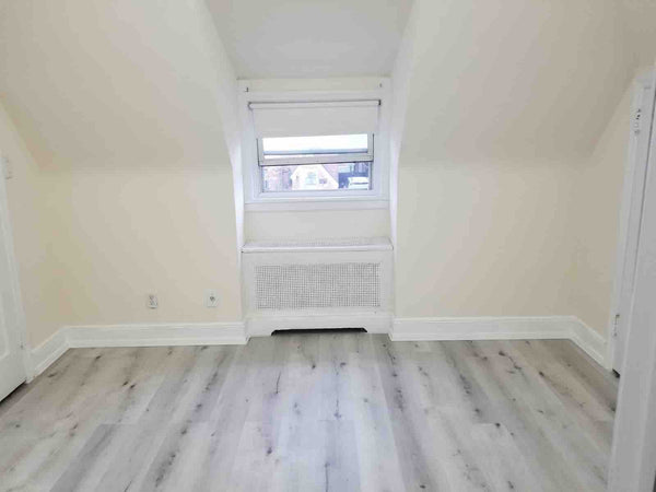 Not avail just for the day!! Preferred monthly pls.<br /> Near by shopping cente Valley Stream, NY Rental unit in Flushing  · ★5.0 · 1 bedroom · 2 beds · 1 shared bath Private room in rental unit vacation rental 31599728