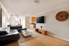 Gorgeous Upper West Side getaway! Welcome to the Parc West Village located in on New York, NY Rental unit in New York · 3 bedrooms · 3 beds · 1.5 baths Entire rental unit vacation rental 912145313916489812