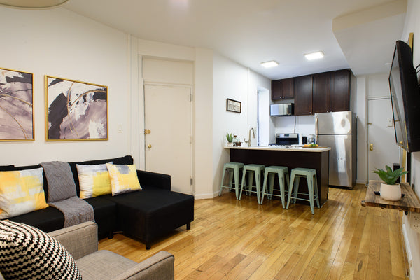 Experience the allure of a spacious 3-bedroom apartment in East Harlem, NYC. Thi New York, NY Rental unit in New York · 3 bedrooms · 3 beds · 1 bath Entire rental unit vacation rental 980410018475613655