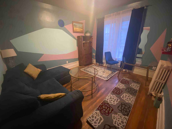 Homey, spacious, sunny conveniently located one bedroom apartment located in Sun New York, NY Rental unit in Brooklyn · ★4.36 · 1 bedroom · 1 bed · 1 bath Entire rental unit vacation rental 29025649