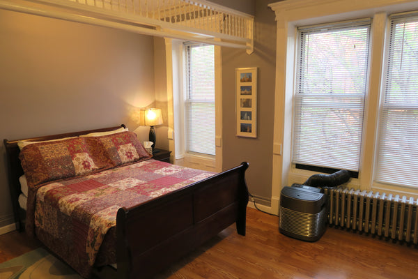 Bright Southern exposed spacious room in the Stuyvesant Heights area of Bedford  New York, NY Townhouse in Brooklyn · ★4.88 · 1 bedroom · 1 bed · 1 shared bath Private room in townhouse vacation rental 7927838