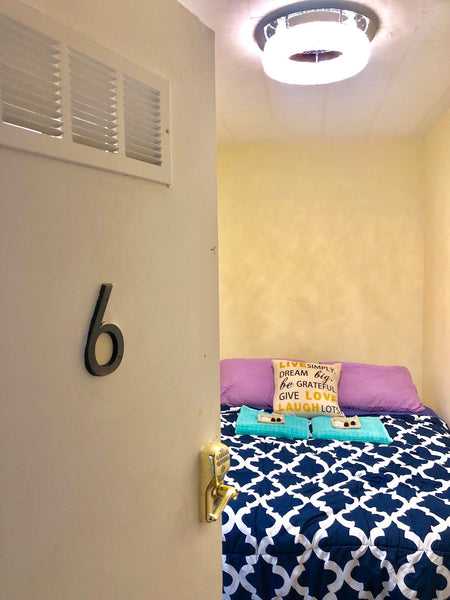 Very limited space Private Room,5 miles from JFK, shared bathroom, 1st Floor, se New York, United States Home in Queens · ★4.65 · 1 bedroom · 1 bed · 2 baths Private room in home vacation rental 36455321