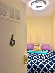 Very limited space Private Room,5 miles from JFK, shared bathroom, 1st Floor, se New York, United States Home in Queens · ★4.65 · 1 bedroom · 1 bed · 2 baths Private room in home vacation rental 36455321