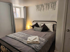 Our stylish apartment offers the perfect blend of convenience and tranquility, j  Rental unit in The Bronx · ★New · 1 bedroom · 1 bath Entire rental unit vacation rental 1064757631128240918