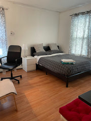 Enjoy a stylish experience at this centrally-located place. New York, NY Home in Queens · ★4.91 · 1 bedroom · 1 bed · 2 shared baths Private room in home vacation rental 647827764669965037