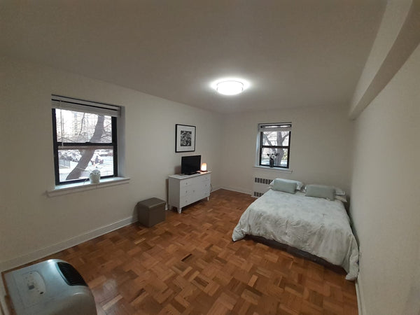 From this central home, the entire group will be able to enjoy easy access to Ma  Rental unit in Queens · 1 bedroom · 1 bed · 1 bath Private room in rental unit vacation rental 1018730052478345166