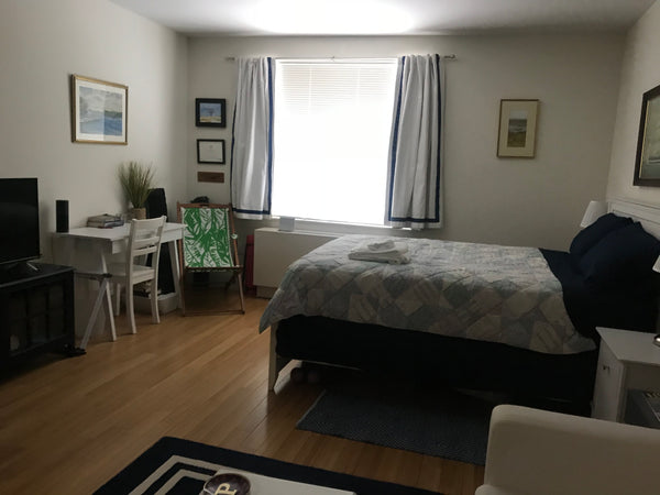 Large studio in elevator building with gym, laundry and courtyard. 2nd floor cle Newport, RI Rental unit in Brooklyn · ★4.50 · Studio · 1 bed · 1 bath Entire rental unit vacation rental 10575811