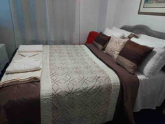 Beautiful updated furnished one room. Walking distance to Metro North train stat New York, NY Rental unit in Bronx · ★4.81 · 1 bedroom · 1 bed · 1 private bath Private room in rental unit vacation rental 18721209