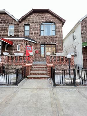 Modern East Flatbush two bedroom, one bathroom, kitchen, dining area, and living  Home in Brooklyn · ★4.74 · 2 bedrooms · 2 beds · 1 shared bath Shared room in home vacation rental 578327925011346119