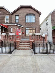 Modern East Flatbush two bedroom, one bathroom, kitchen, dining area, and living  Home in Brooklyn · ★4.74 · 2 bedrooms · 2 beds · 1 shared bath Shared room in home vacation rental 578327925011346119