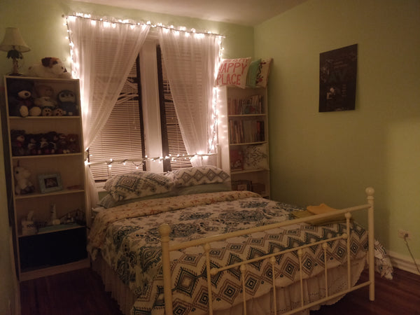 Beautiful and Serene, queen size private Bedroom steps away from bustling colorf  Rental unit in Brooklyn · ★4.75 · 1 bedroom · 1 bed · 1 shared bath Private room in rental unit vacation rental 42527345