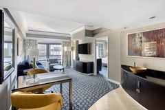 Nestled in the heart of the city that never sleeps, our hotel offers the perfect  Hotel in New York · 3 bedrooms · 3 beds · 3 baths Room in hotel vacation rental 905162619499931370