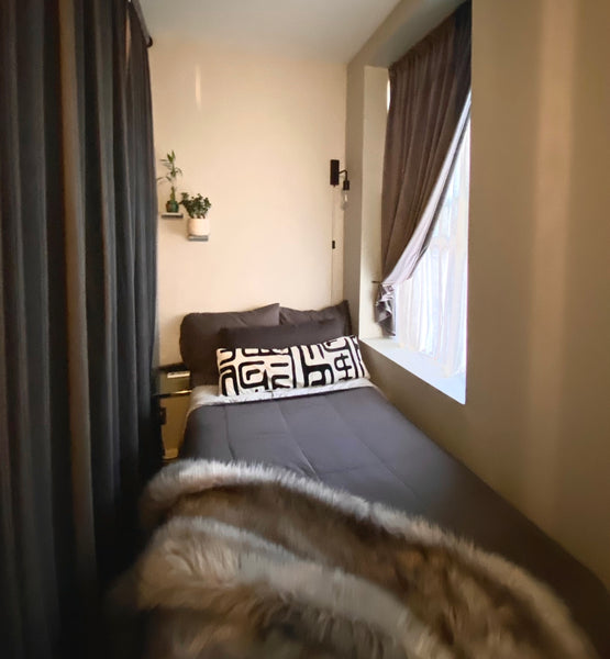 Top floor apartment in 5 story walk-up, situated in a very convenient location.  New York, United States Rental unit in New York · ★5.0 · Studio · 1 bed · 1 shared bath Shared room in rental unit vacation rental 823303445503305544
