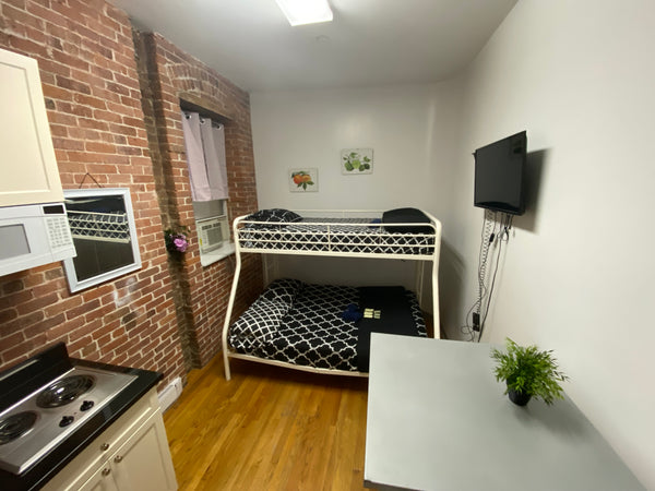 Discover room 529 A delightful unit that can comfortably accommodate up to three New York, NY Rental unit in New York · ★New · 1 bedroom · 2 beds · 1 shared bath Private room in rental unit vacation rental 1070327706166386414